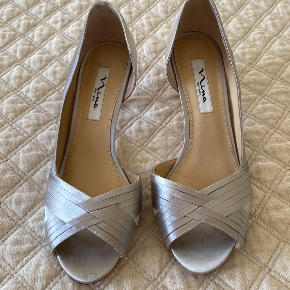 NINA CONTESA 9W SILVER CRYSTAL SATIN PEEP-TOE D'ORSAY MID-HEEL DRESS